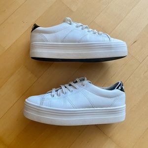 White platforms sneakers
